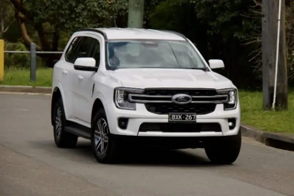 xe ford everest ambiente